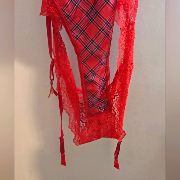Red Plaid Lingerie Set - Picture 2 of 12